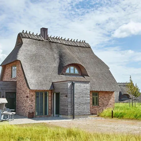 Reetdorf Geltinger Birk Kuenstlerkate Seeadler Holiday home